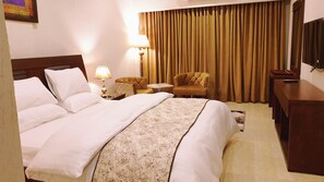 Deluxe-Doppelzimmer, 1 King-Bett | Bettwäsche aus ägyptischer Baumwolle, hochwertige Bettwaren
