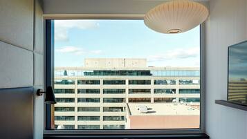 Phòng, 1 giường cỡ king (High Floor) | Quang cảnh thành phố