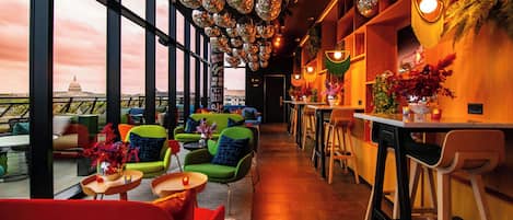 2 restaurants, dinner served, Japanese cuisine