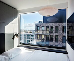 Room, 1 King Bed (High Floor) | City view