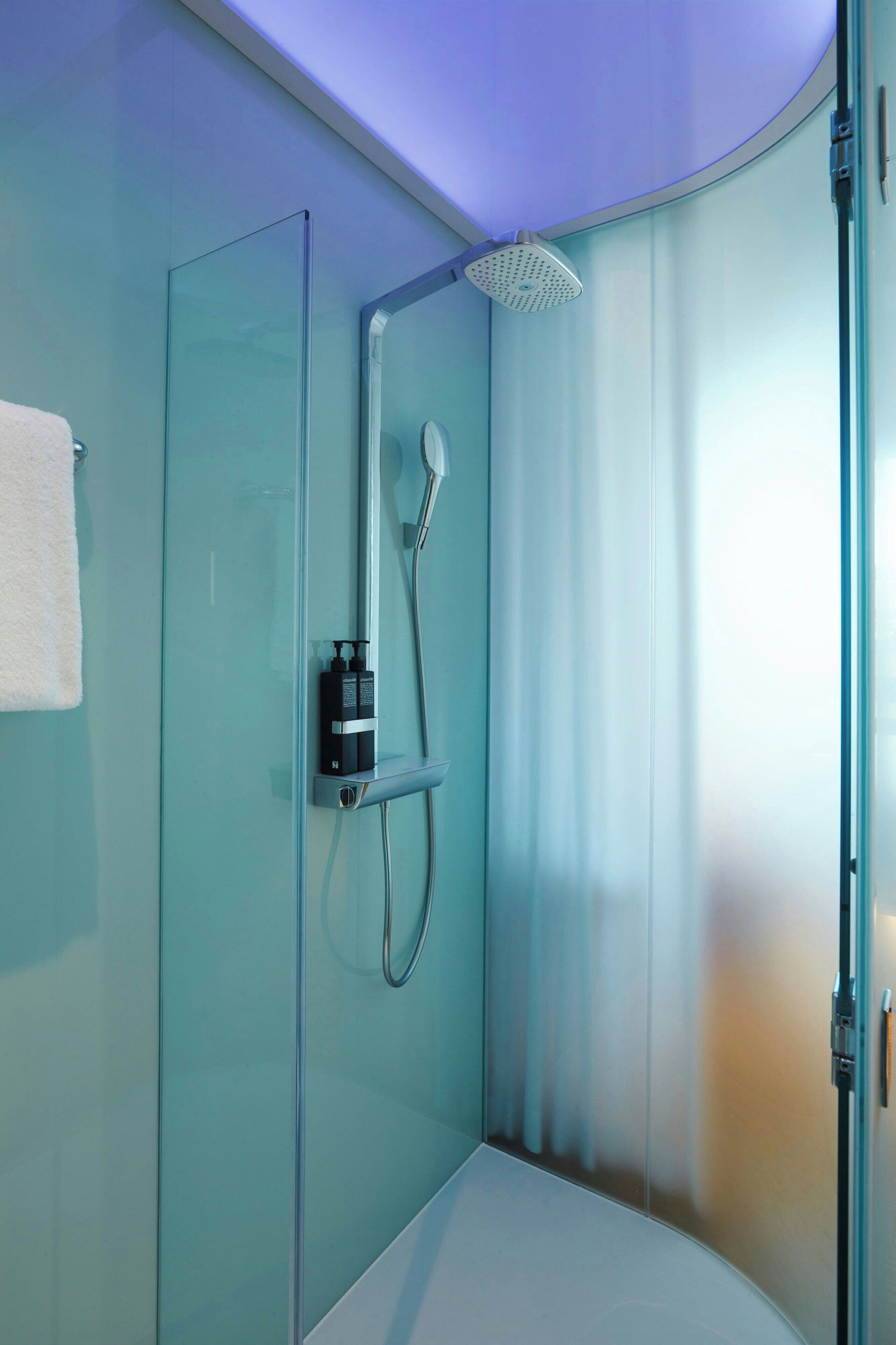 Regadera, regadera con hidromasaje, amenidades de baño ecológicas 