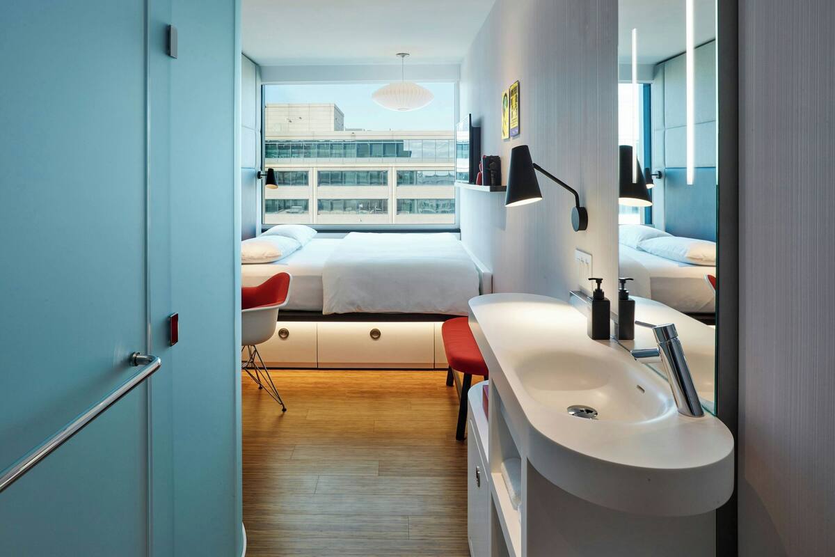 Zimmer, 1 King-Bett (High Floor)
