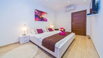 Familievilla | 5 soverom, safe på rommet, strykejern/-brett og barnesenger (inkludert)