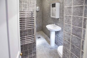 淋浴設備、風筒、提供毛巾、番梘