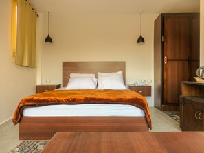 Deluxe-Zimmer | Individuell dekoriert, individuell eingerichtet, Verdunkelungsvorhänge