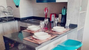 Standard Apartment | In-room dining