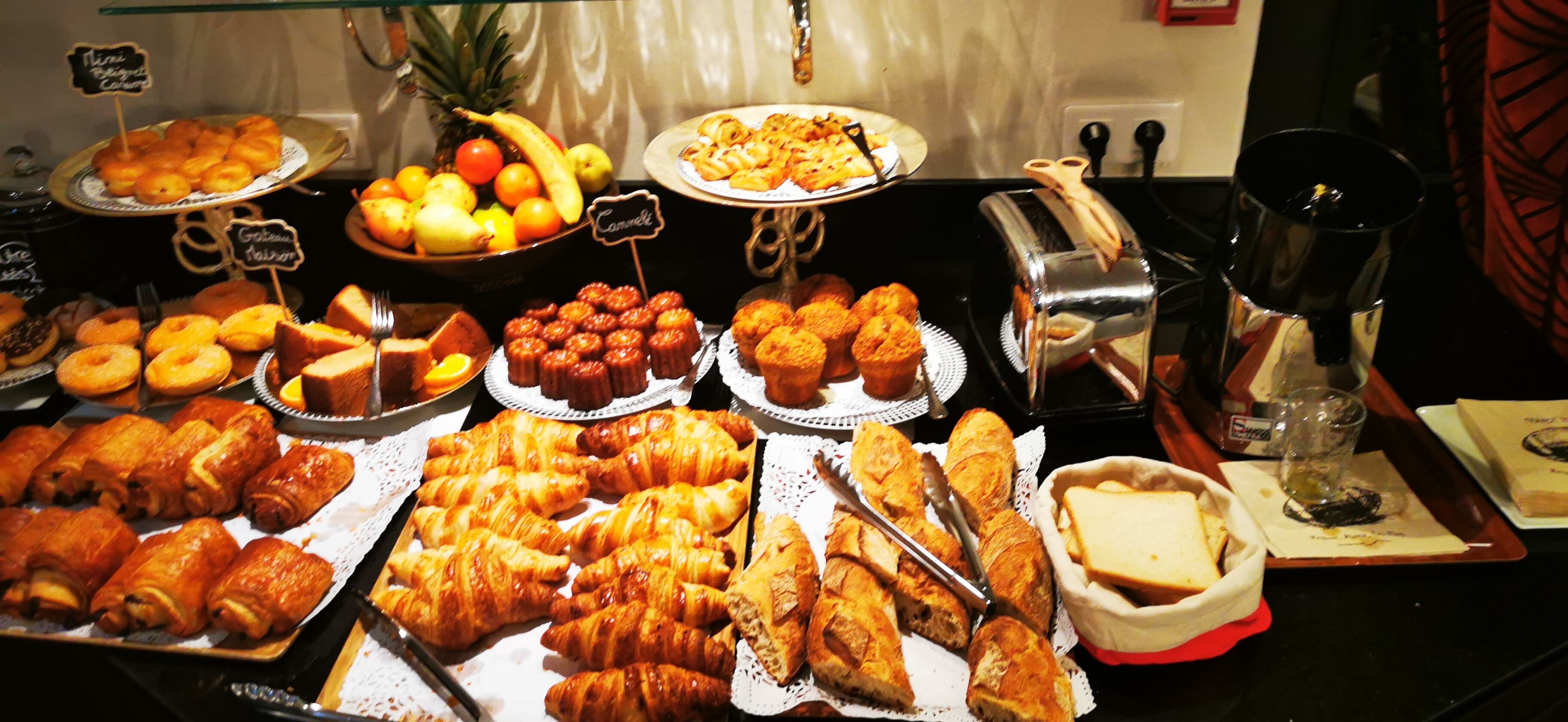 daily buffet breakfast (eur 16 per person)