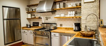 Entire House with a hot tub within a block to Frankenmuth's Main street.