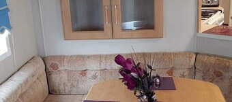 Caravane 3 chambres (peut accueillir jusqu'à 8 personnes)