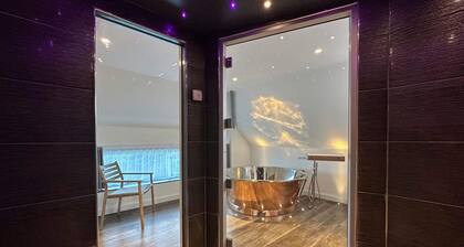 Skyfall - sleeps 2 guests in 1 bedroom