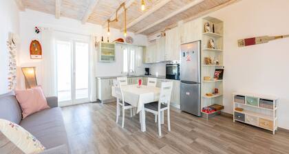 Fantastique maisonnette cycladique «Olga» à Naoussa Paros prÚs du Vieux-Port