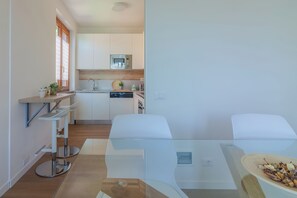 Apartment, 2 Bedrooms | Private kitchen