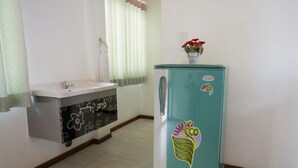 Apartamento Deluxe | Cocina privada | Nevera en la zona común y microondas en la zona común
