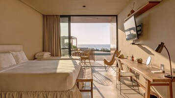 尊荣套房 | 高档床上用品、Select Comfort 床、迷你吧、客房内保险箱