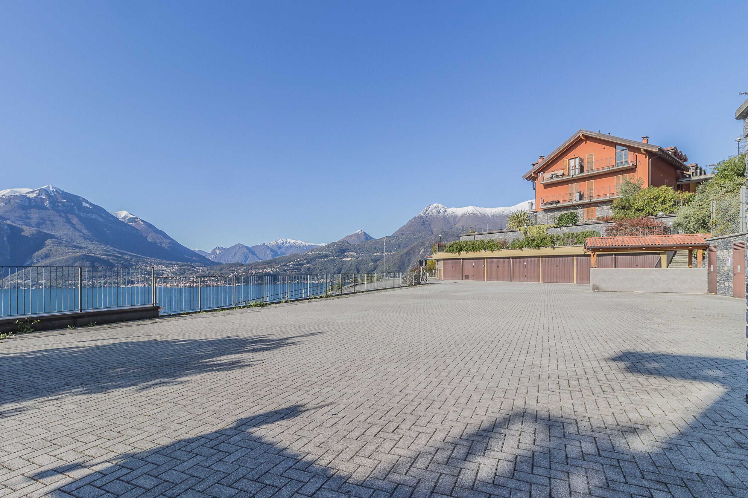 المنطقة المحيطة بالمنشأة