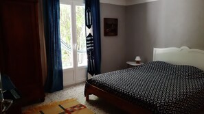 4 chambres, fer et planche Ă repasser, Wi-Fi, draps fournis