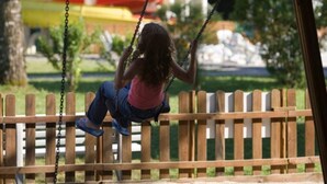 Área de juegos infantiles al aire libre