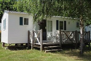 Mobile Home, 2 Bedrooms | Terrace/patio - Camping Echo Du Malpas (Monceaux-sur-Dordogne)