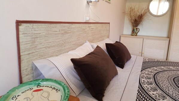 1 bedroom, desk, iron/ironing board, travel crib - Apartment Torrellenc (Torrellas de Foix)