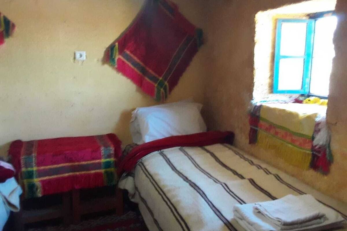 Standard Triple Room | Bed sheets