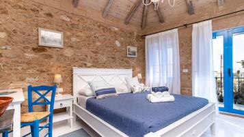 Traditional Villa | 2 bedrooms, in-room safe, individually decorated, individually furnished