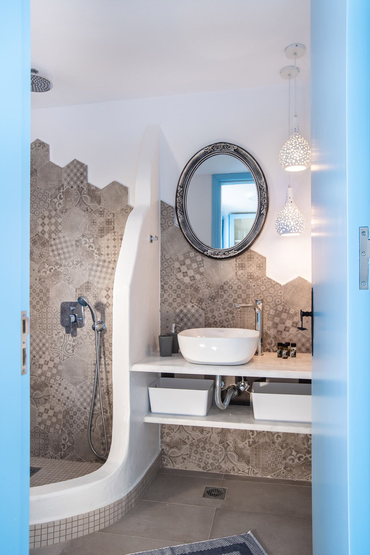 Traditional Villa | Bathroom | Free toiletries, towels