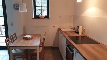 Apartment Waldbeere | Eigene Küche | Kühlschrank, Herdplatte, Geschirrspüler