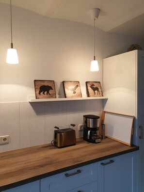 Apartment Waldbeere | Cocineta privada | Refrigerador, parrilla de estufa, lavavajillas y cafetera y tetera 