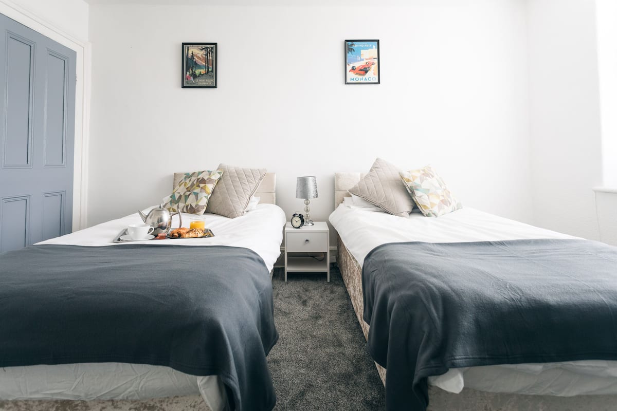 Hartington Apartment 2 | WiFi (free), bed sheets
