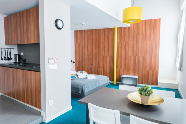 Comfort Apartment | Private kitchen | Fridge, stovetop, electric kettle, cookware/dishes/utensils - Cilindar apartments (Zagreb)