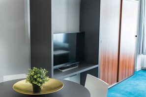 Comfort Studio | Television - Cilindar apartments (Zagreb)