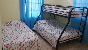 3 Schlafzimmer, Bügeleisen/Bügelbrett, WLAN, Bettwäsche