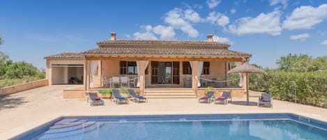 Outdoor pool, pool loungers