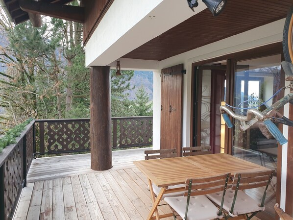 Outdoor dining - Stylish apartment in chalet, Val d'Abondance-Portes du Soleil / 1 (Vacheresse)