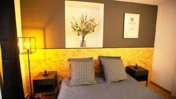 1 slaapkamer, een strijkplank/strijkijzer, gratis wifi, beddengoed