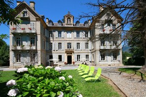 Front of property - La Villa d' Alti (Bagneres-de-Luchon)