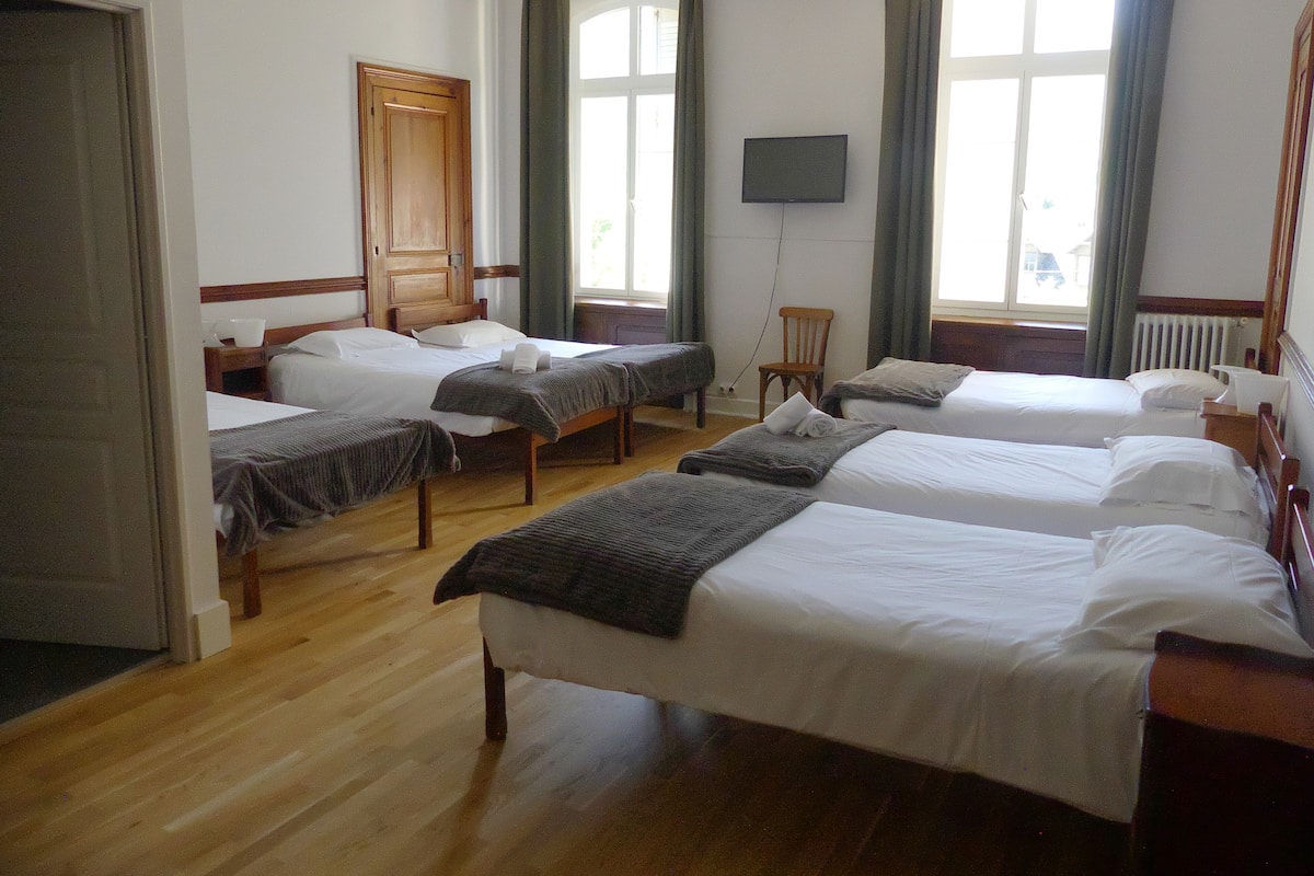Slaapzaal (6 pax) | Gratis wifi, individueel gedecoreerd, individueel gemeubileerd