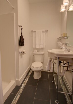 Shower, free toiletries, hair dryer, towels