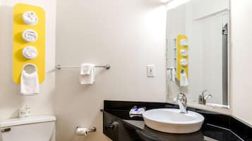 Ducha y bañera combinadas y toallas