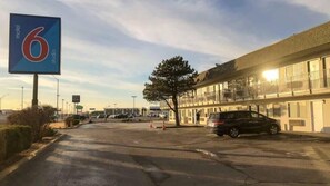 Exterior - Studio 6 Wichita, KS - Airport (Wichita)
