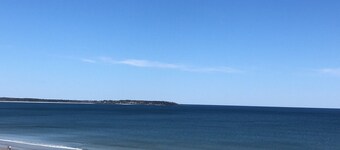 Beautiful Oceanview 2 Bedroom Condo With  Spacious Living Area