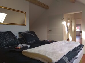 1 Schlafzimmer, Zimmersafe, Bügeleisen/Bügelbrett, Reisekinderbett