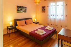 2 bedrooms, desk, iron/ironing board, travel cot