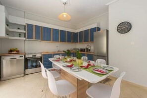 Fridge, microwave, oven, stovetop - Thano's stylish flat,  just 150m to the beach (Anatolikos Sinikismos)