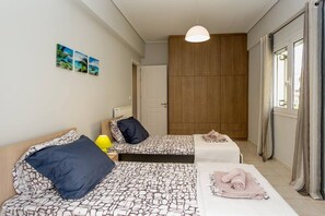 2 bedrooms, iron/ironing board, WiFi, bed sheets