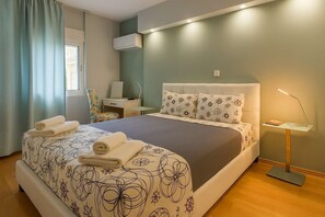 2 bedrooms, desk, iron/ironing board, travel cot