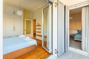 3 habitaciones, tabla de planchar con plancha, cuna de viaje y wifi 