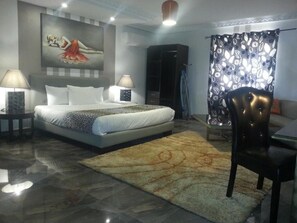 Apartment, 2 Bedrooms | In-room safe, desk, free WiFi, bed sheets - The Key Boutique Hotel (Lomé)