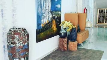 Kawasan tempat duduk lobi