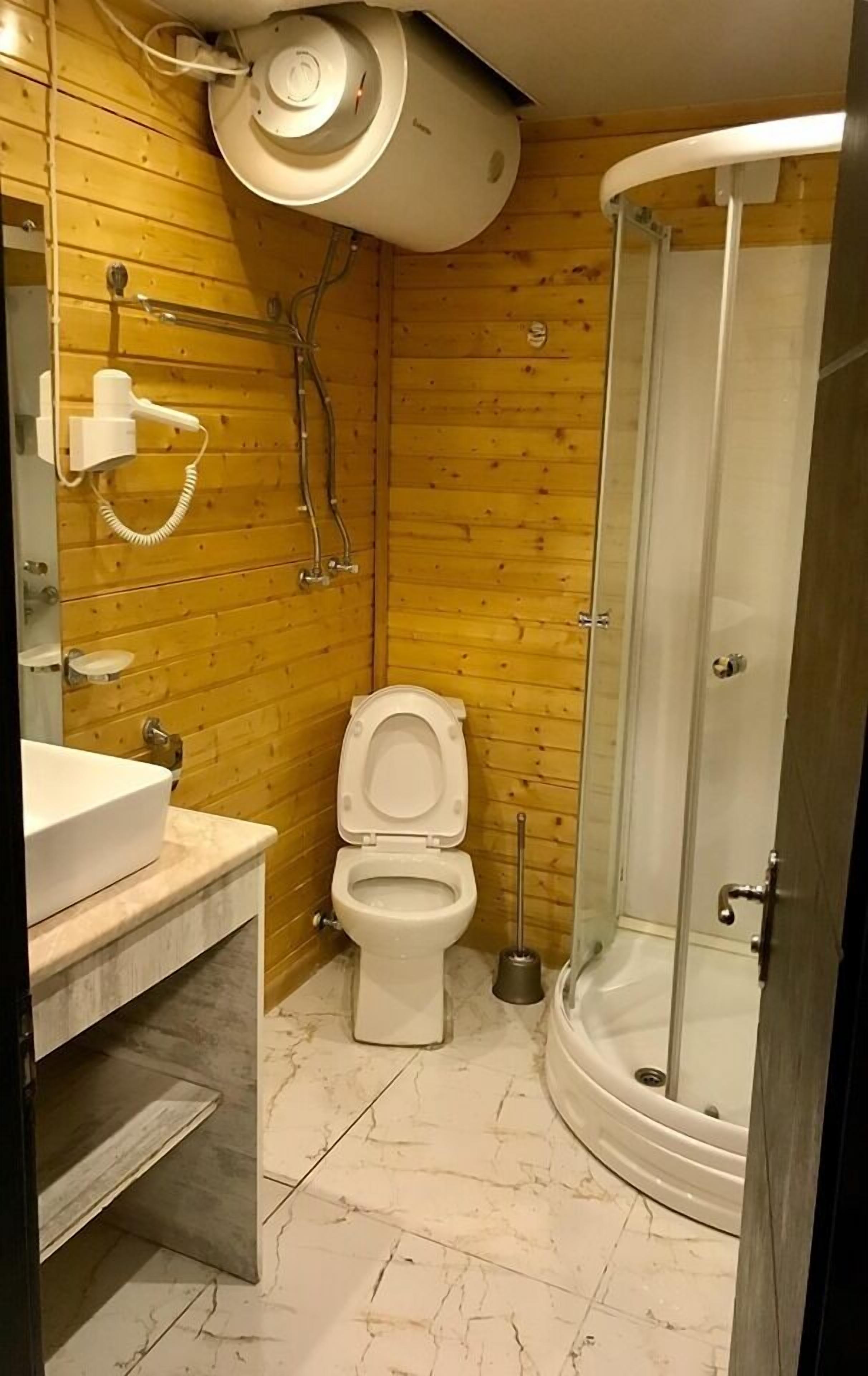 Classic Apartment | Bathroom
